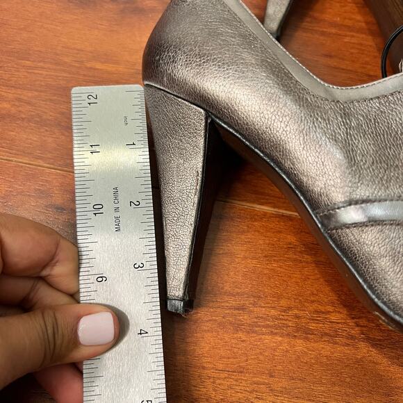 Stuart Weitzman Silver Grey Pewter Square Toe Lace Up Bootie Heels Womens 7 - Picture 10 of 10